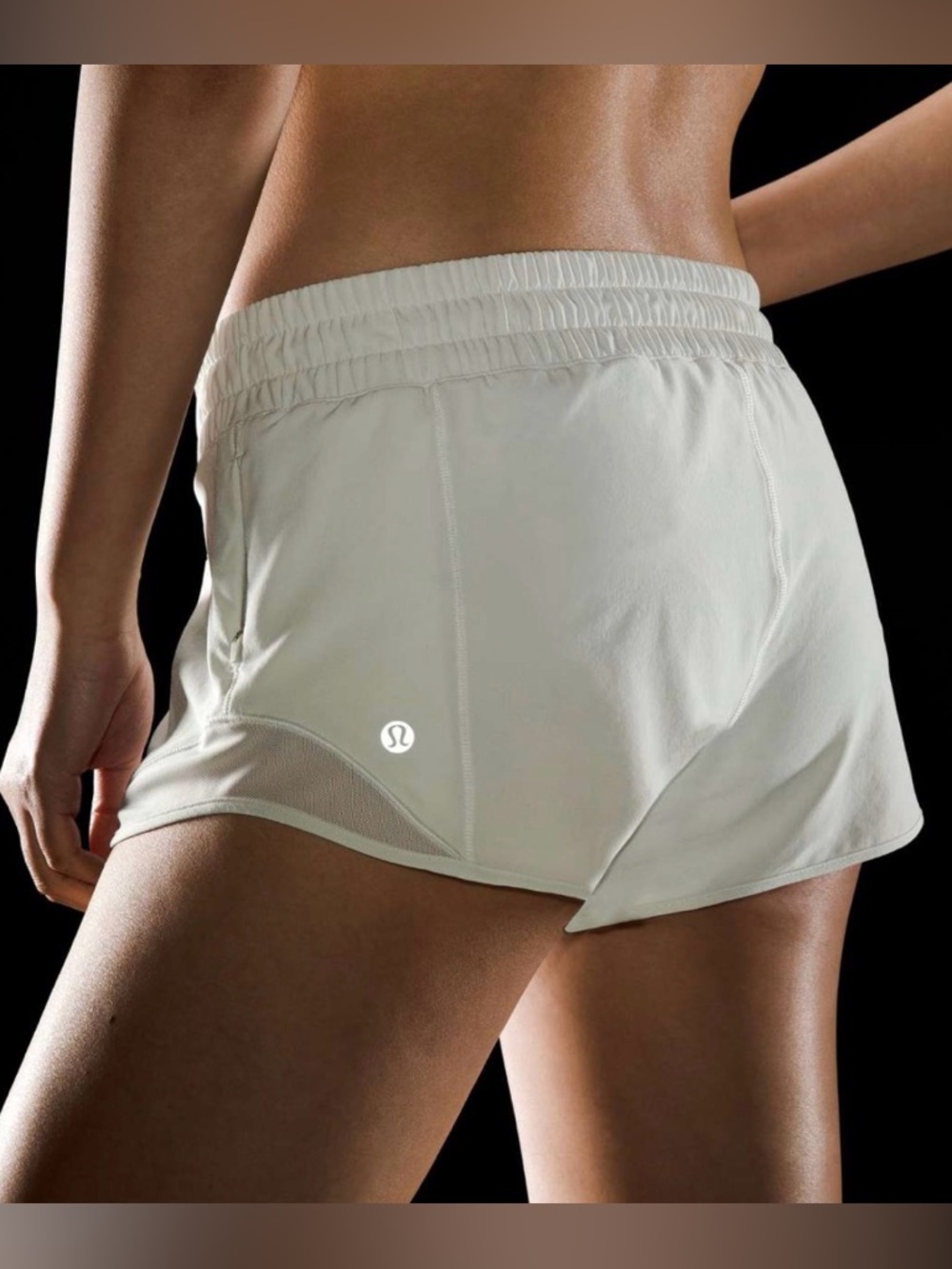 Lululemon Athletica Women’s Bone Hotty Hot Short 2.5" Inseam Low Rise